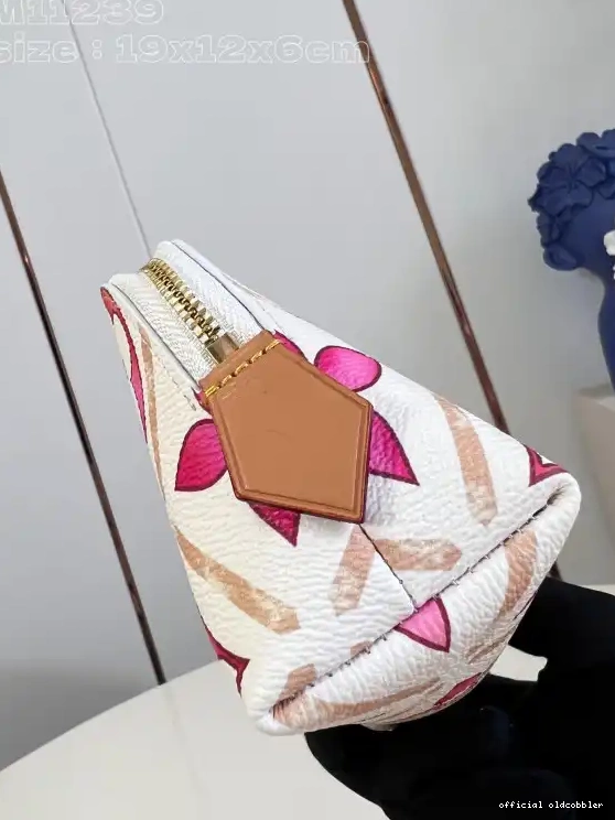 Official oldcobbler Louis Pochette Cosmétique PM Vuitton 0516
